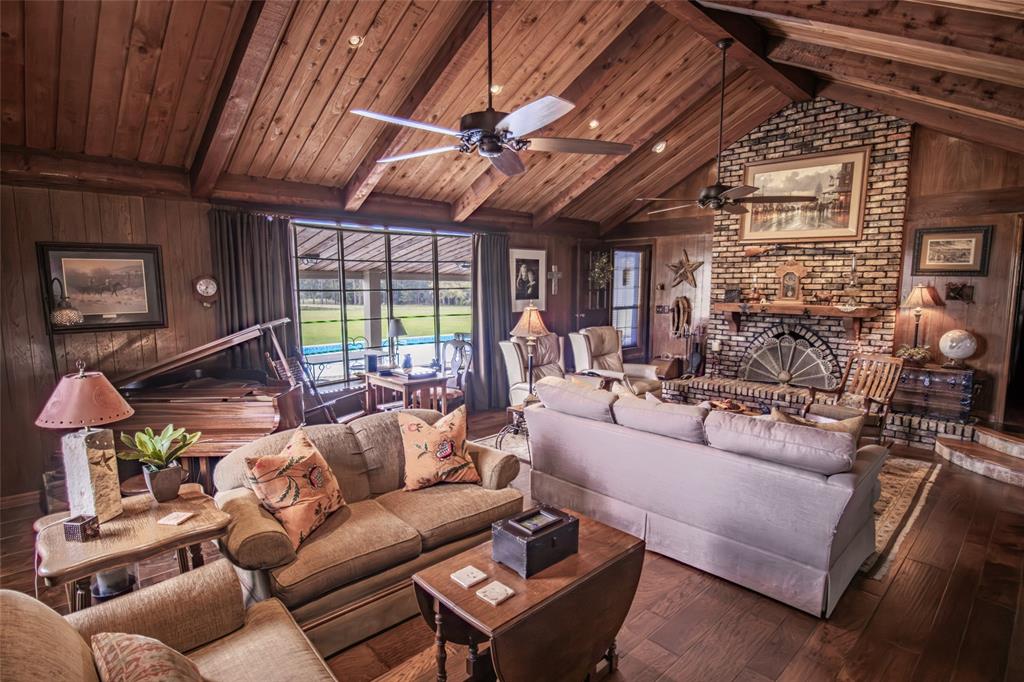 3843 Farm To Market 2199 Marshall, TX 75672 - Photo 4 of 40 a living room with furniture and a large window
