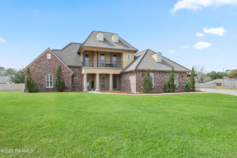 $640,000 | 1800 Adeline Drive, New Iberia, LA 70563