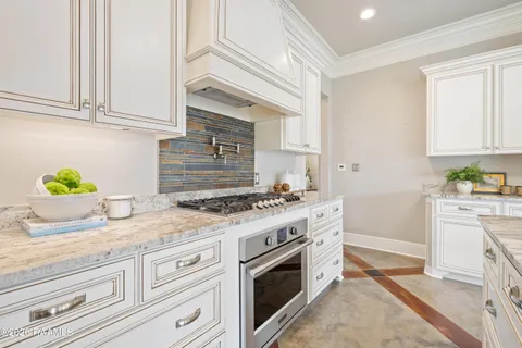 $640,000 | 1800 Adeline Drive, New Iberia, LA 70563