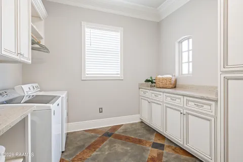 $640,000 | 1800 Adeline Drive, New Iberia, LA 70563