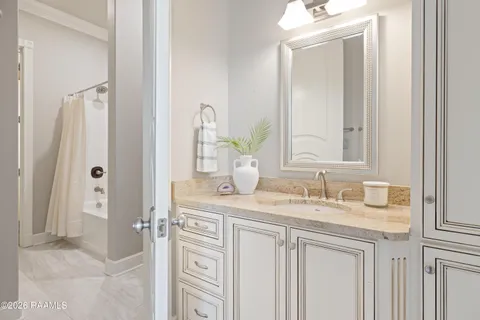 $640,000 | 1800 Adeline Drive, New Iberia, LA 70563