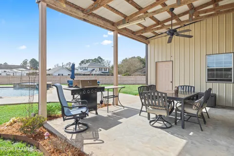 $640,000 | 1800 Adeline Drive, New Iberia, LA 70563