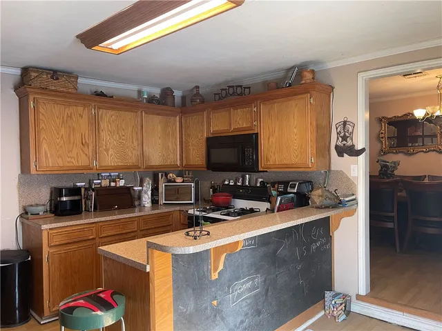 $114,900 | 304 East 2nd Street, Bishop, TX 78343