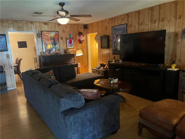 $114,900 | 304 East 2nd Street, Bishop, TX 78343