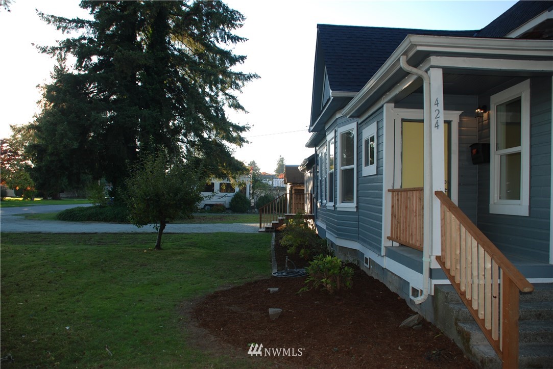 424 Reed Street Sedro-Woolley, WA 98284 - Photo 2 of 25 Gallery Image 2