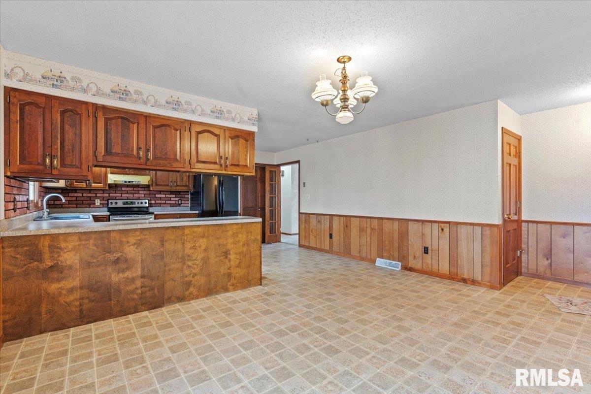 5602 Barlow Road Sherman, IL 62684 - Photo 12 of 46 Gallery Image 12