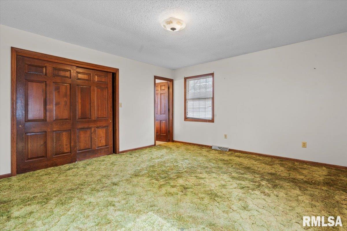 5602 Barlow Road Sherman, IL 62684 - Photo 18 of 46 Gallery Image 18