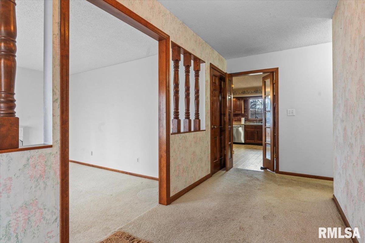 5602 Barlow Road Sherman, IL 62684 - Photo 3 of 46 Gallery Image 3