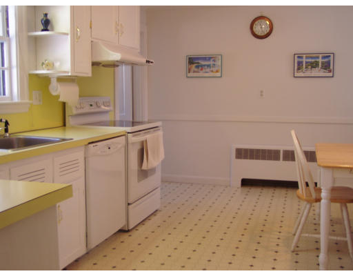 7 Travis Road Natick, MA 01760 - Photo 3 of 12 Gallery Image 3