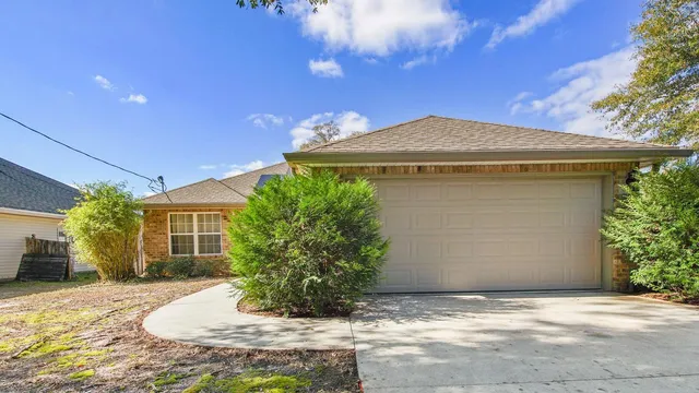 $2,100 | 4548 Live Oak Church Road, Crestview, FL 32539