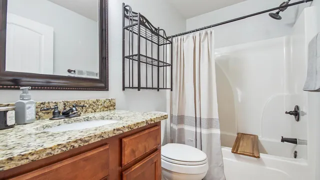 $2,100 | 4548 Live Oak Church Road, Crestview, FL 32539