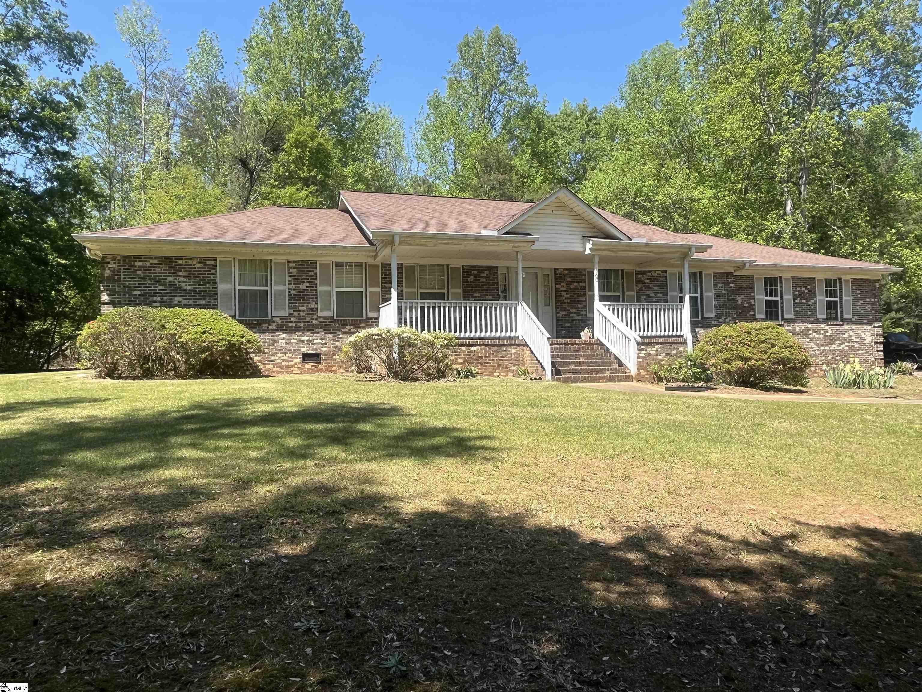 100 Wolf Run Drive Simpsonville, SC 29681 - Photo 1 of 24