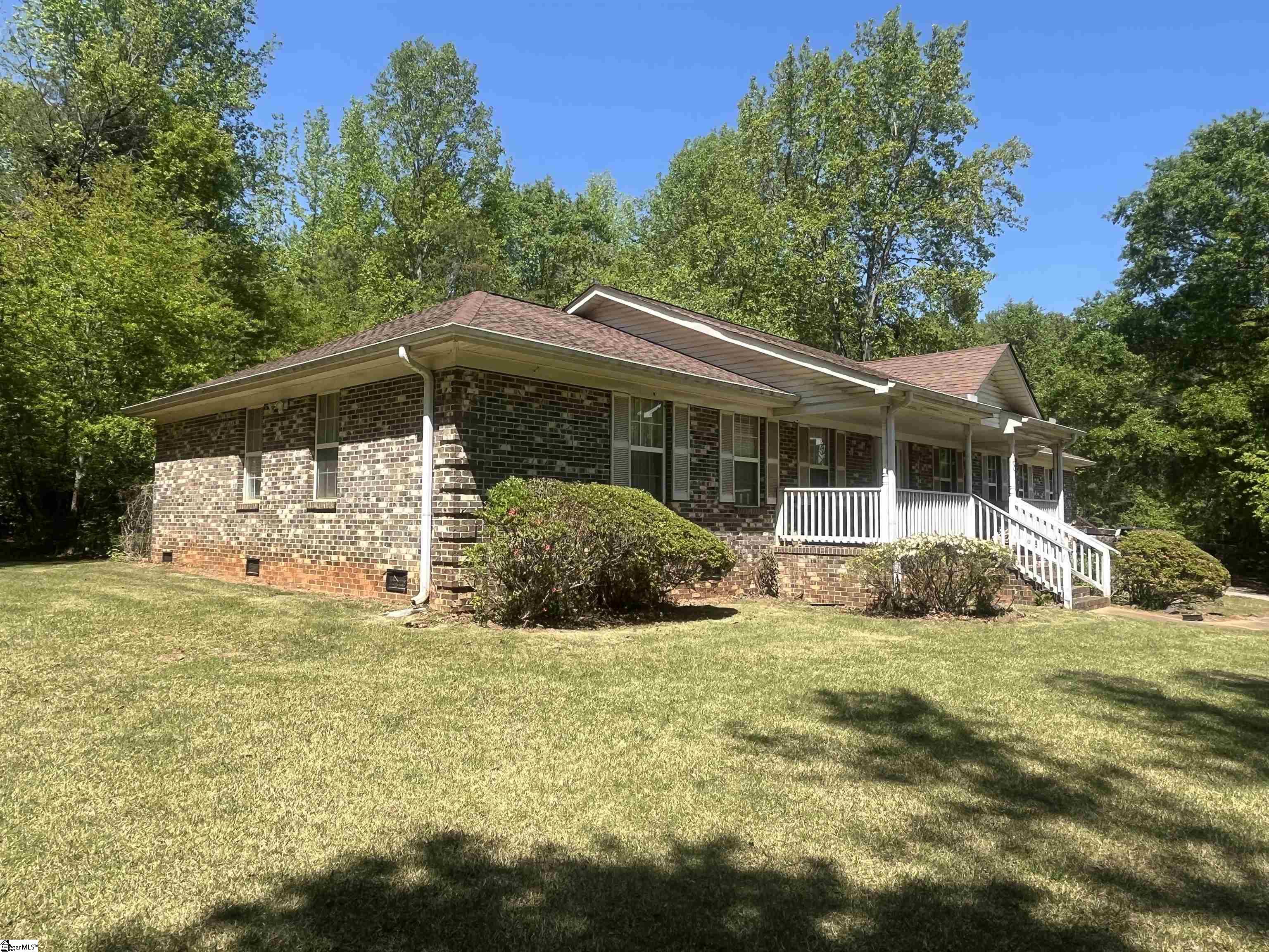 100 Wolf Run Drive Simpsonville, SC 29681 - Photo 3 of 24