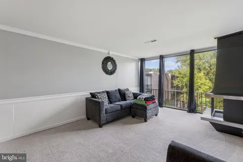 $215,000 | 8689 Greenbelt Road, Unit 202, Greenbelt, MD 20770