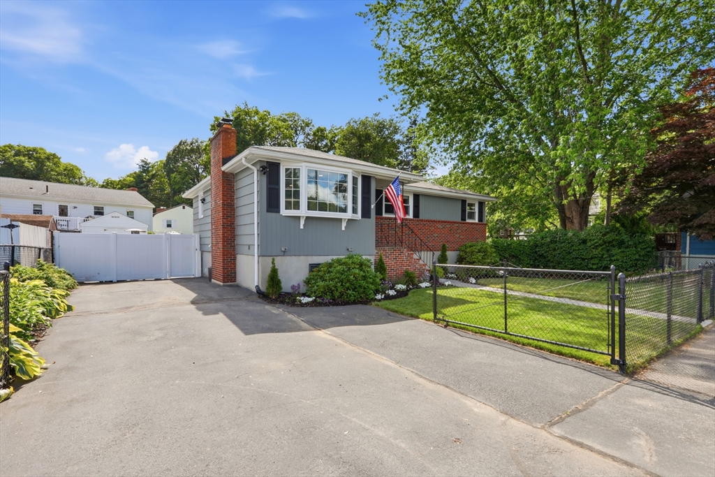 36 Basse Circle Lynn, MA 01905 - Photo 3 of 28