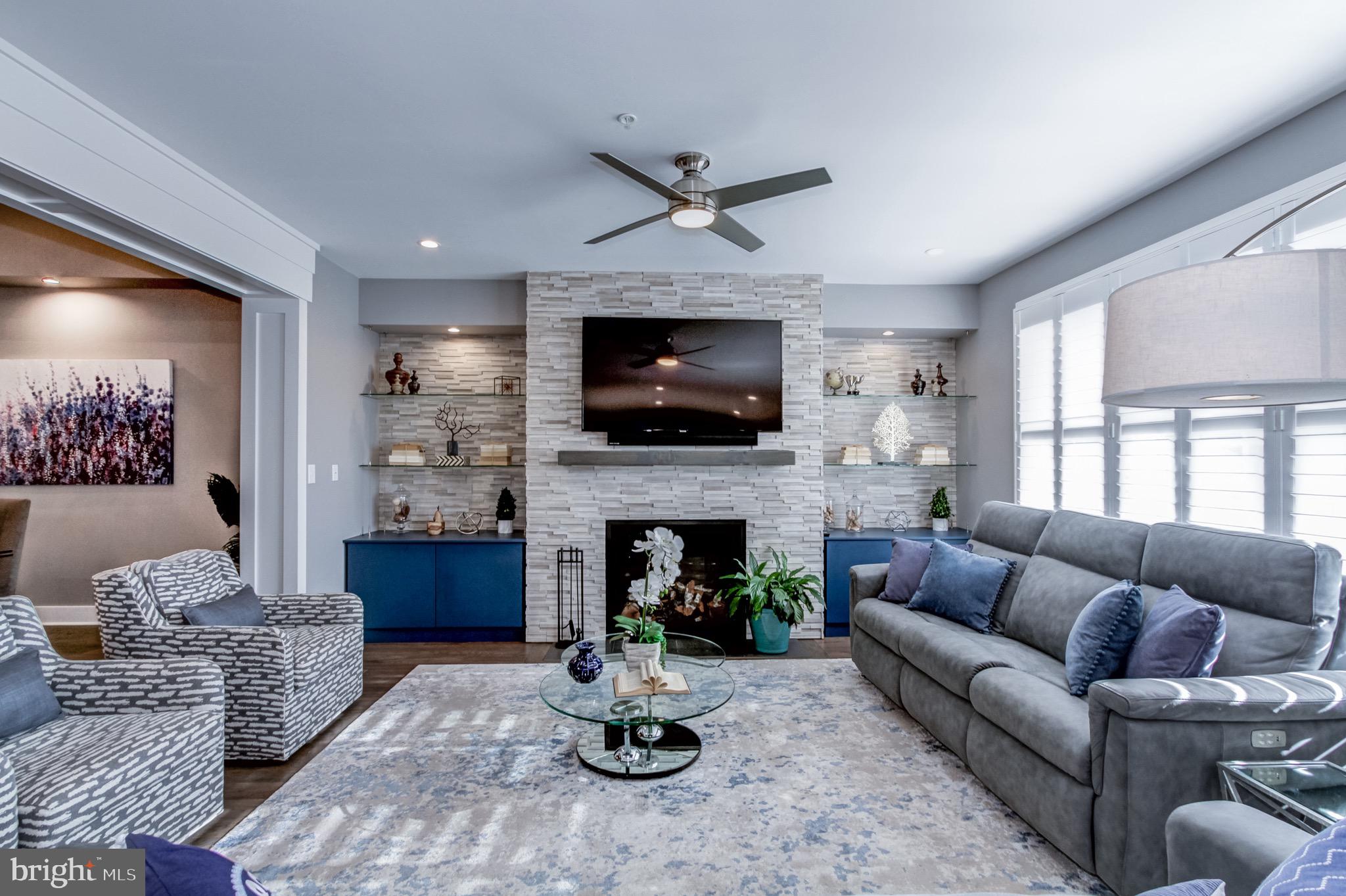 105 Wellington Drive Springfield, PA 19064 - Photo 13 of 45 Living Room