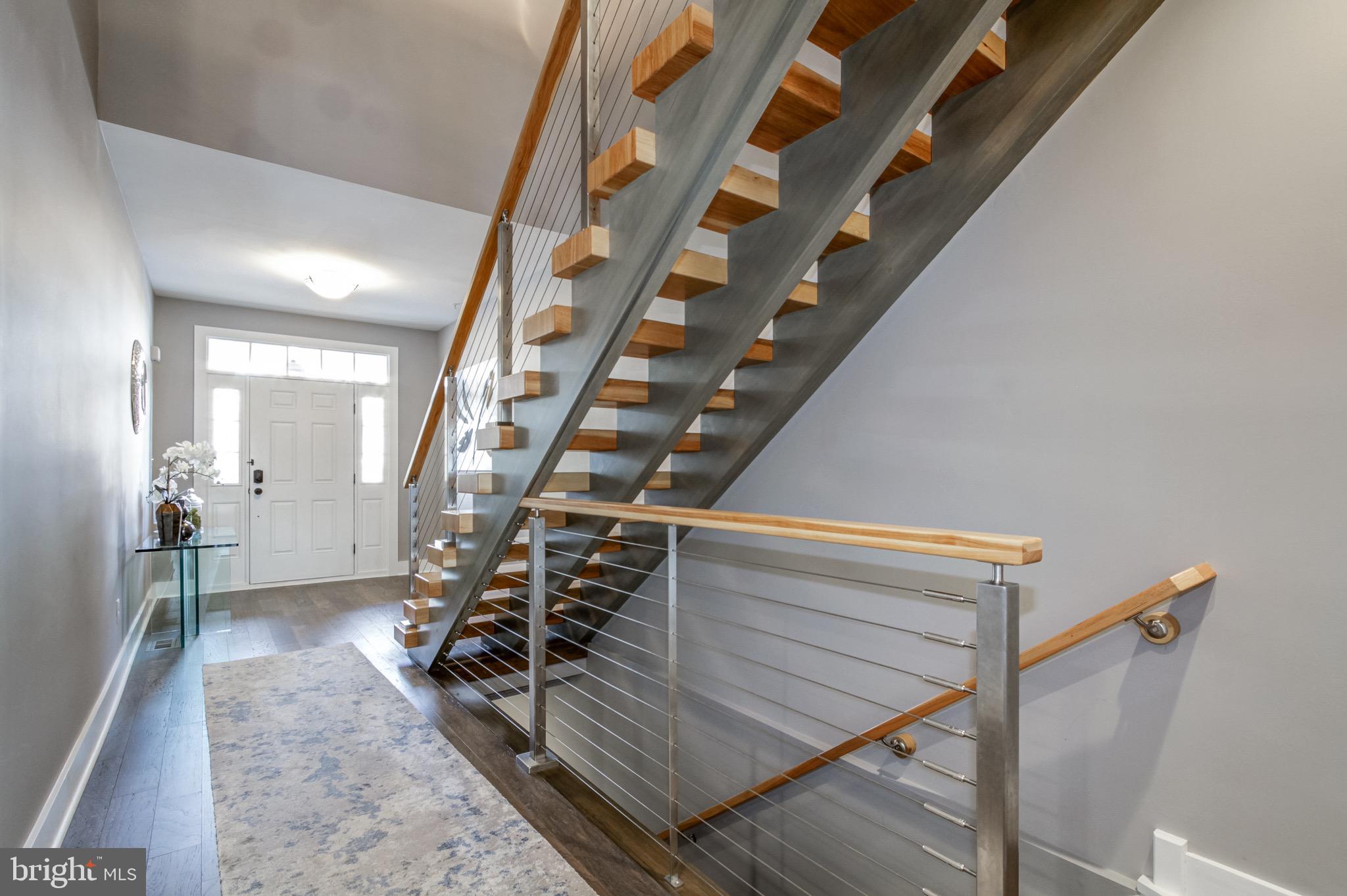 105 Wellington Drive Springfield, PA 19064 - Photo 3 of 45 Foyer