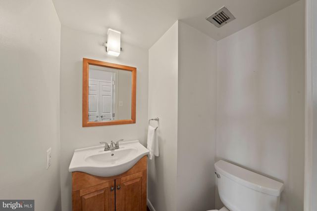 $775,000 | 400 Madison Street, Unit 801, Alexandria, VA 22314