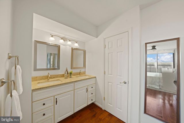 $775,000 | 400 Madison Street, Unit 801, Alexandria, VA 22314