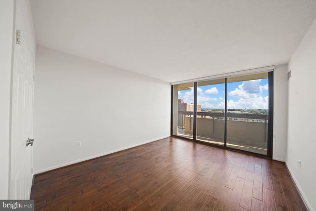 $775,000 | 400 Madison Street, Unit 801, Alexandria, VA 22314