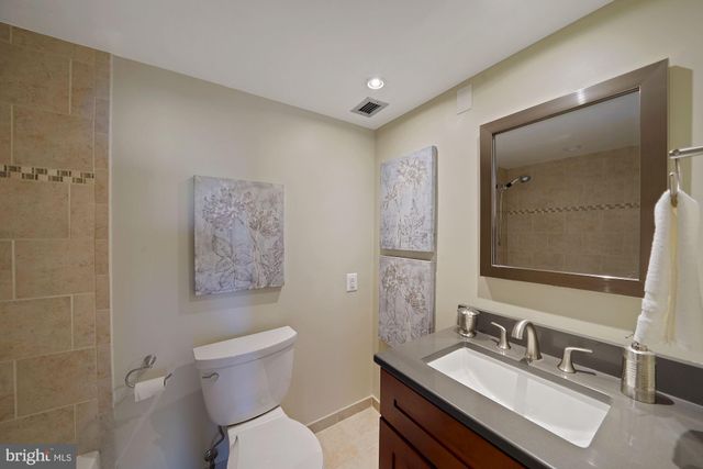 $775,000 | 400 Madison Street, Unit 801, Alexandria, VA 22314