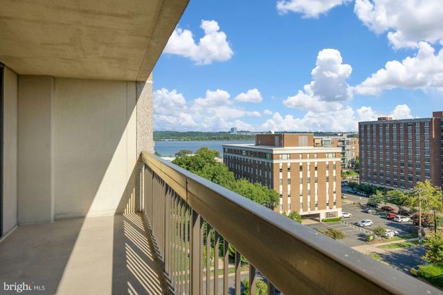 $775,000 | 400 Madison Street, Unit 801, Alexandria, VA 22314
