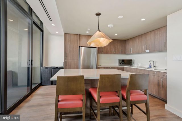 $775,000 | 400 Madison Street, Unit 801, Alexandria, VA 22314