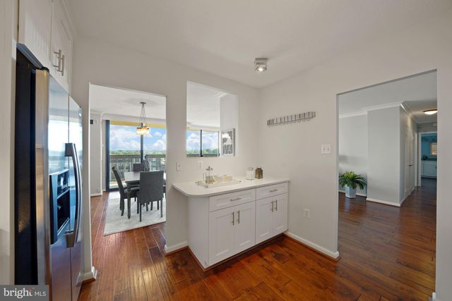 $775,000 | 400 Madison Street, Unit 801, Alexandria, VA 22314