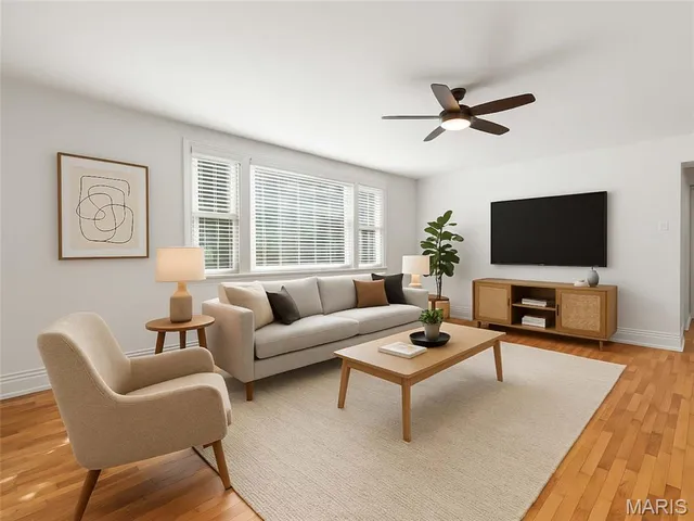 $1,995 | 7519 Oxford Drive, Unit 1C, Clayton, MO 63105