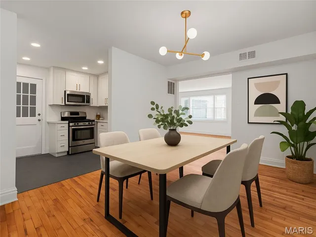 $1,995 | 7519 Oxford Drive, Unit 1C, Clayton, MO 63105