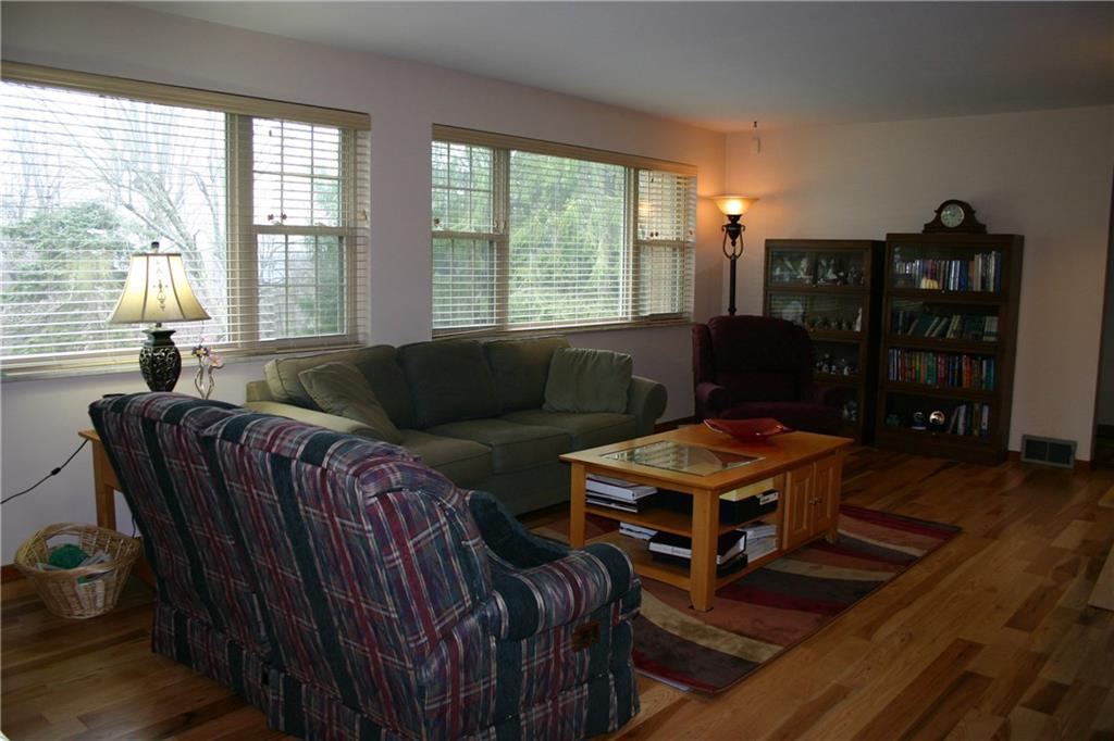 125 Dalecrest Road Penn Hills, PA 15147 - Photo 4 of 24 Gallery Image 4
