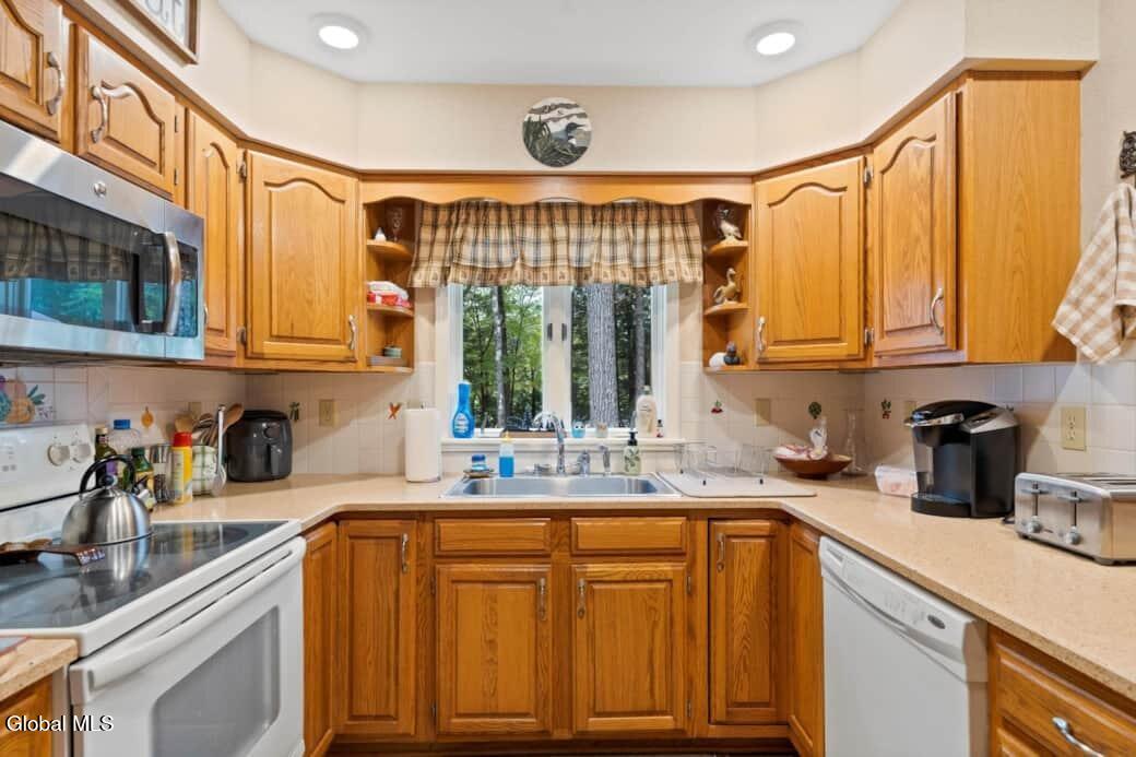 11 Tupper Ln Way Fort Ann, NY 12827 - Photo 23 of 51 Kitchen