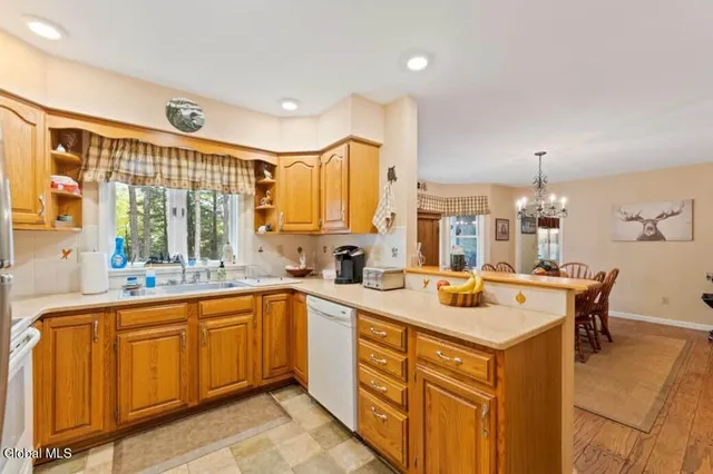 $669,900 | 11 Tupper Ln Way, Fort Ann, NY 12827