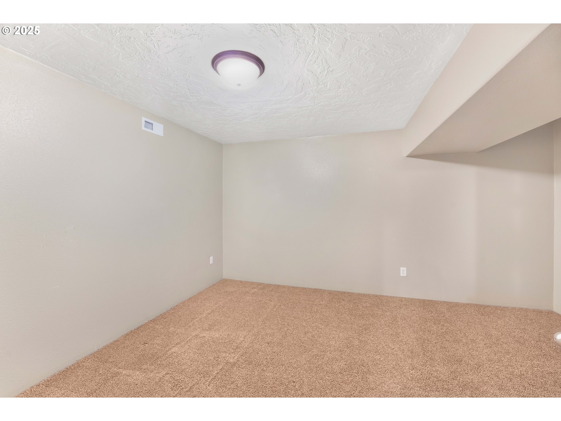 33875 Powell Hills Loop Shedd, OR 97377 - Photo 24 of 37 Bedroom