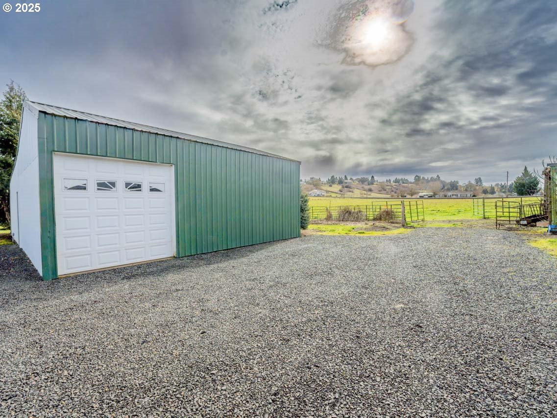 33875 Powell Hills Loop Shedd, OR 97377 - Photo 29 of 37 Shop