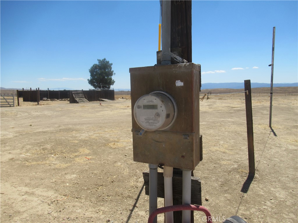14555 Artesia Trail Santa Margarita, CA 93453 - Photo 6 of 21 a front view of a house with lake view