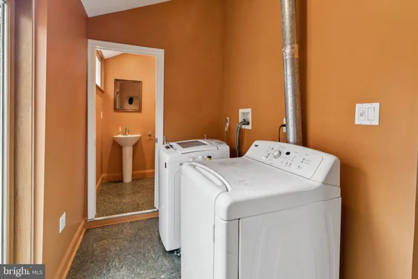 $2,600 | 4353 Freeland Avenue, Philadelphia, PA 19128
