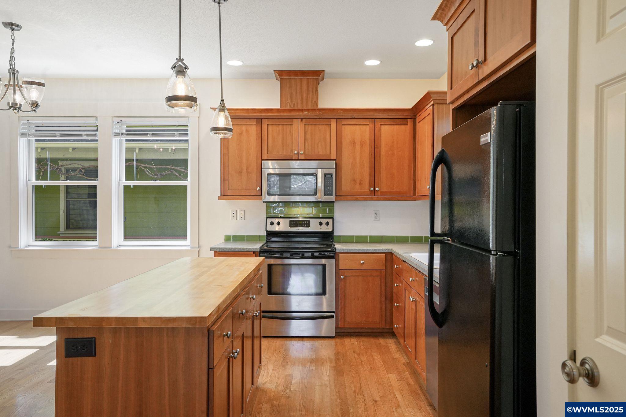 1663 Berkeley Lane East Monmouth, OR 97361 - Photo 14 of 38