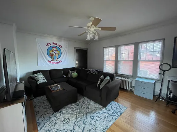 $1,175 | 3358 North Cambridge Avenue, Milwaukee, WI 53211