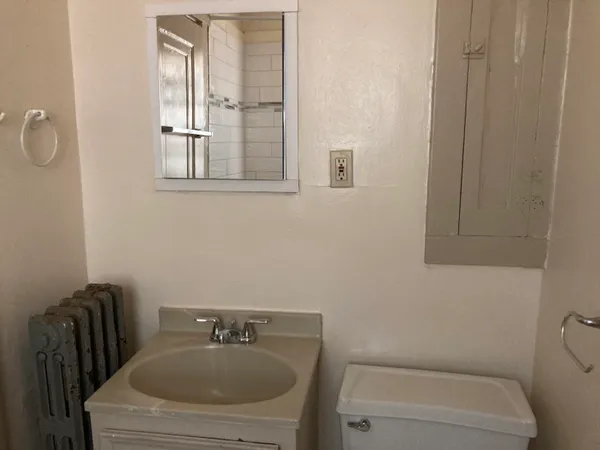 $1,175 | 3358 North Cambridge Avenue, Milwaukee, WI 53211