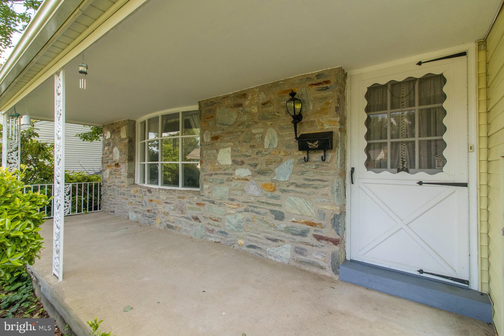 380 Hancock Road Warminster, PA 18974 - Photo 5 of 34