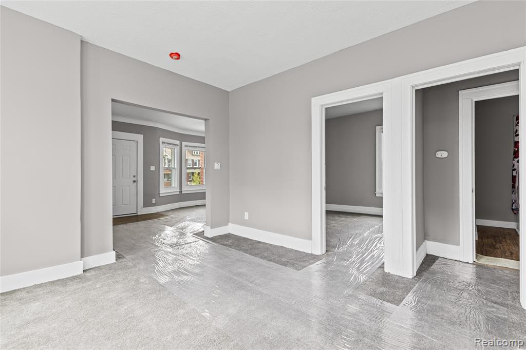 3010 Montclair Street Detroit, MI 48214 - Photo 20 of 61