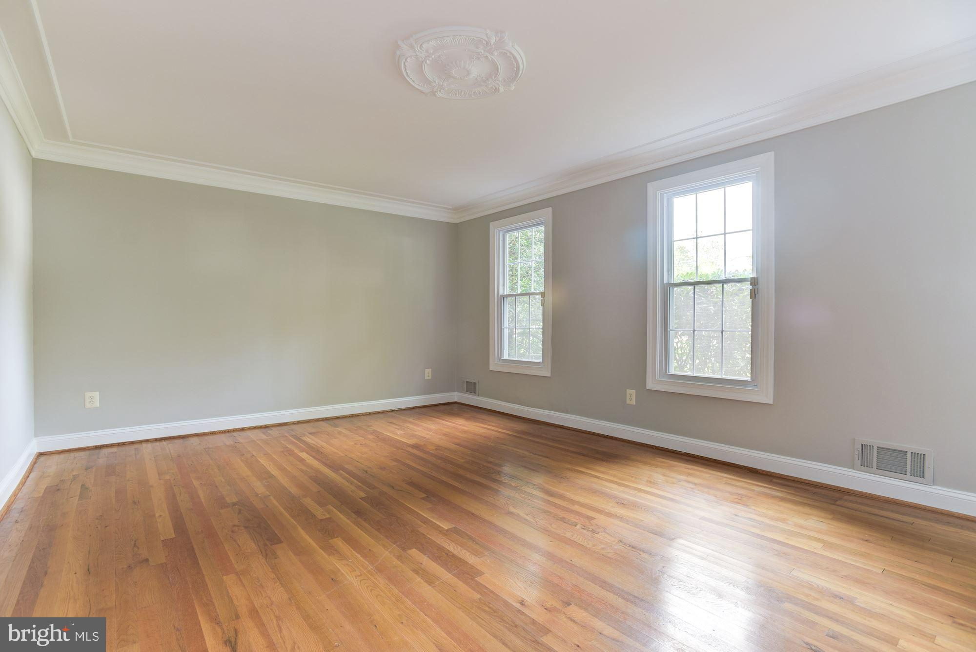 14317 Cantrell Road Silver Spring, MD 20905 - Photo 5 of 48 Living Room