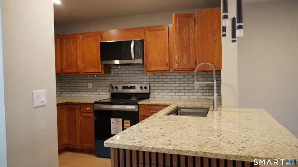 $2,500 | 103 Willow Springs, Unit 103, New Milford, CT 06776