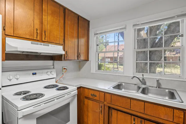 $1,300 | 1408 North Bronough Street, Unit 1, Tallahassee, FL 32303