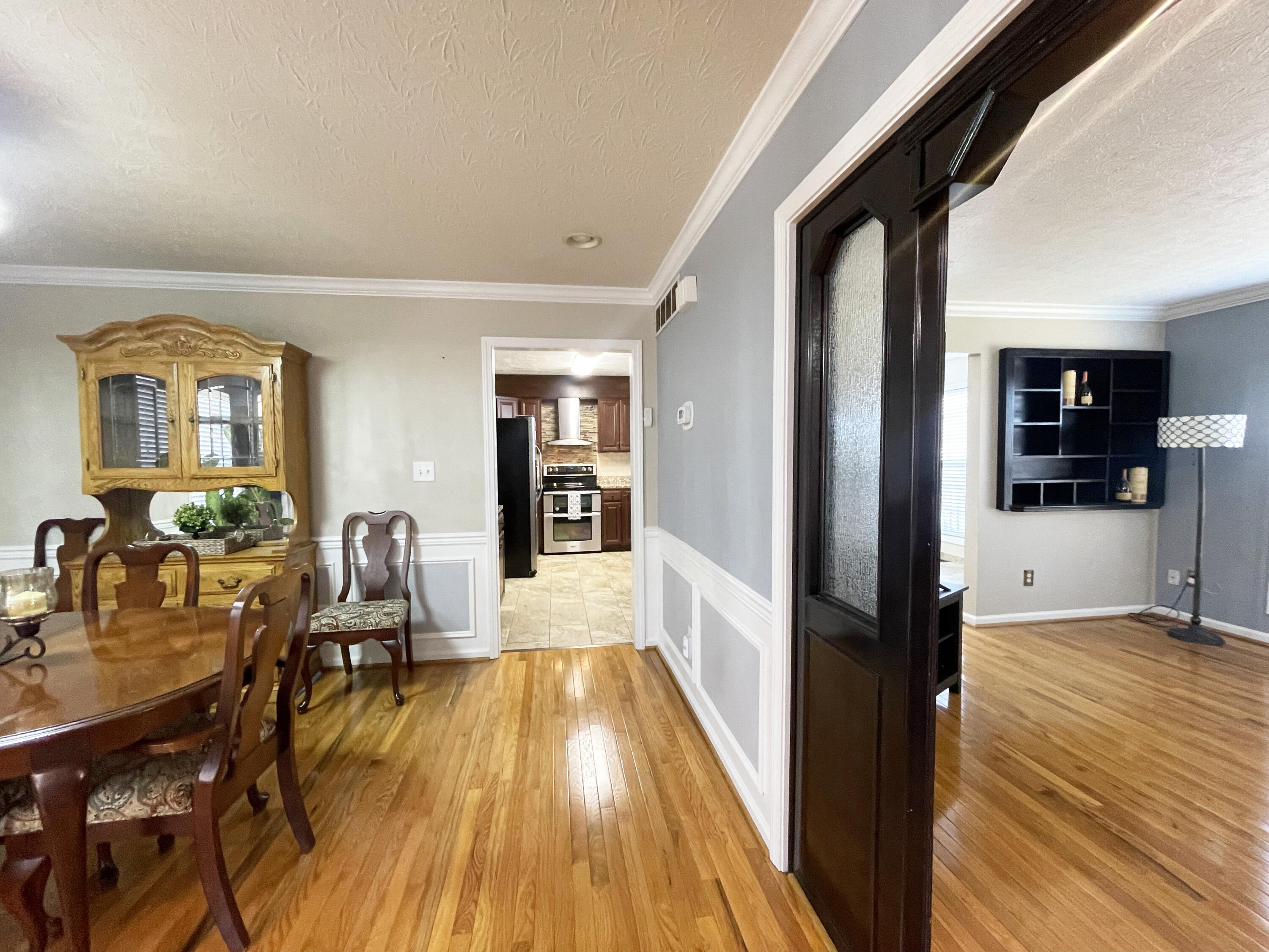 2057 Shaker Run Road Lexington, KY 40509 - Photo 4 of 28 dining-living-kitchen