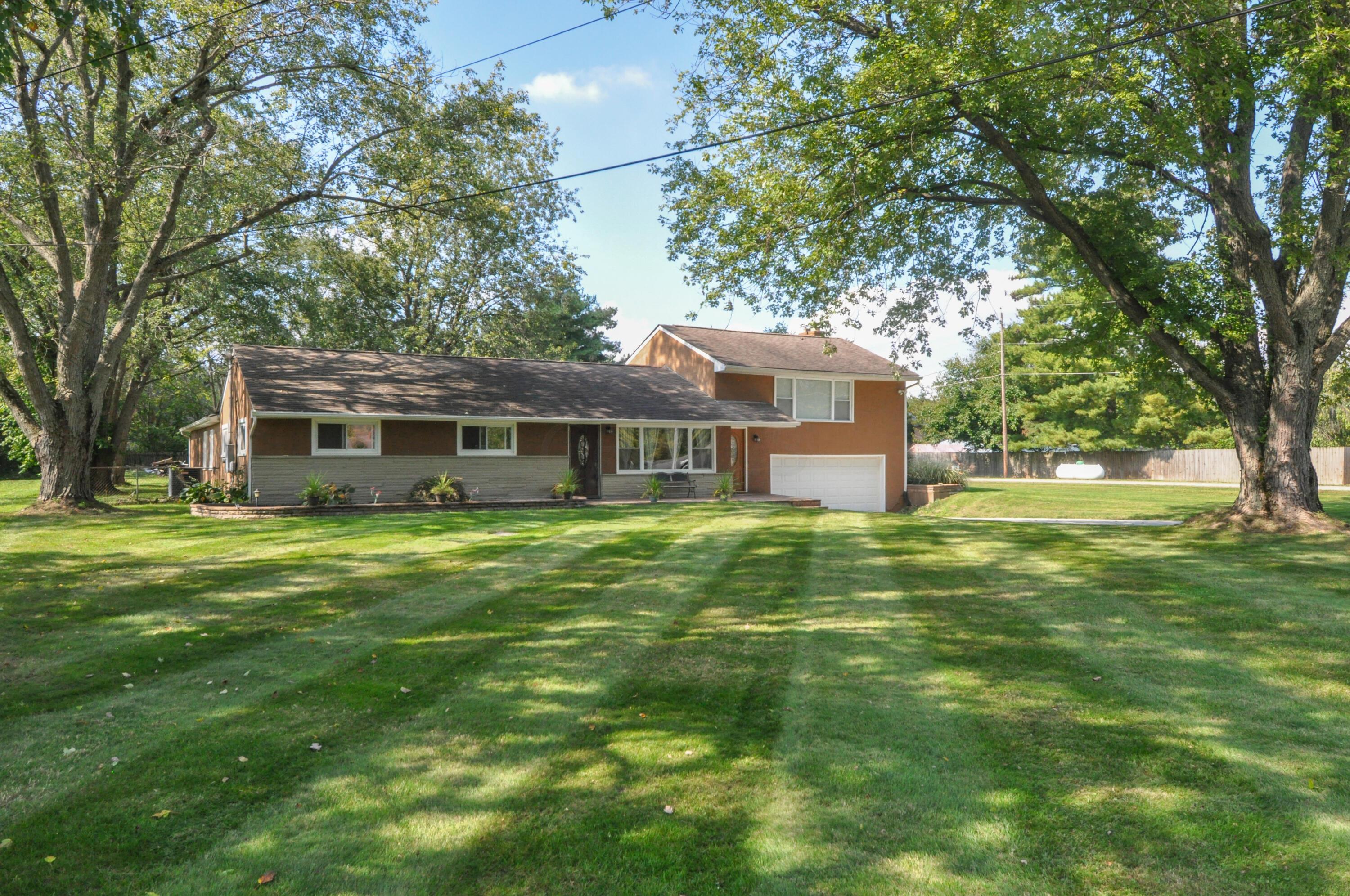 2731 Kunz Road Galloway, OH 43119 - Photo 2 of 65