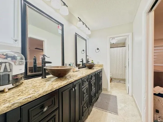 $5,800 | 10620 Southwest 67th Street, Miami, FL 33173