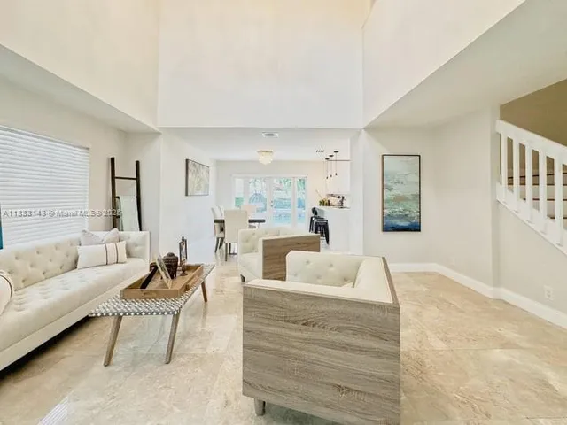 $5,800 | 10620 Southwest 67th Street, Miami, FL 33173