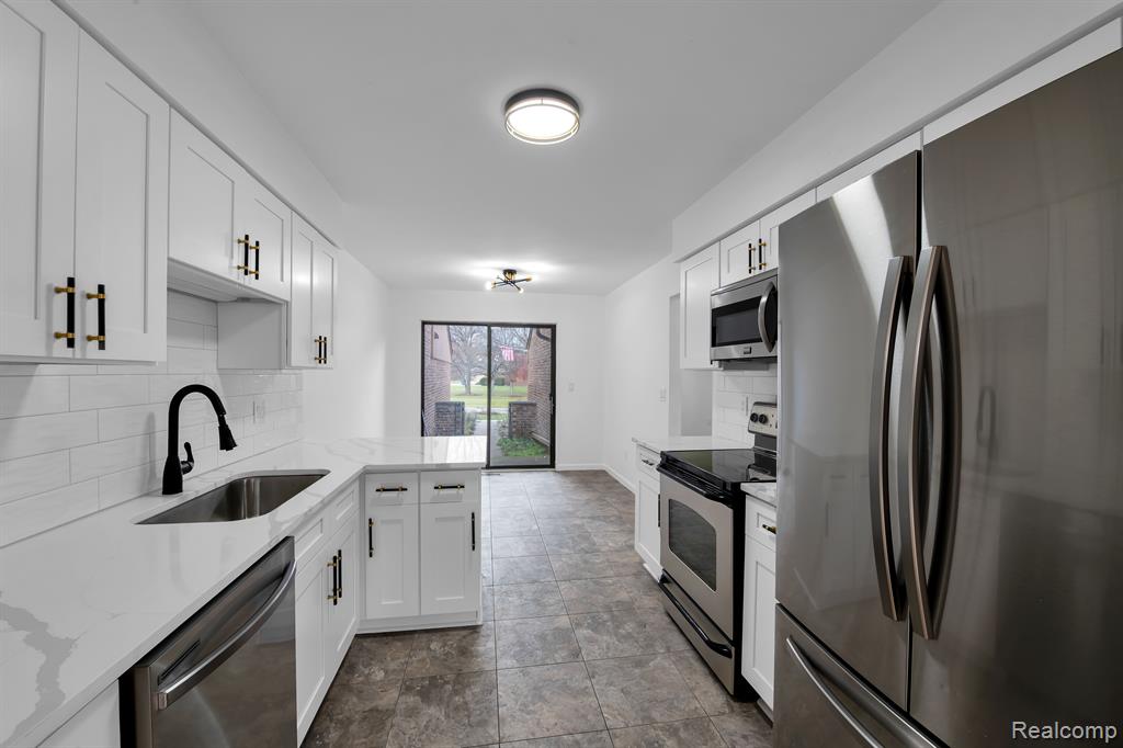 1868 Christy Court Rochester Hills, MI 48309 - Photo 6 of 26
